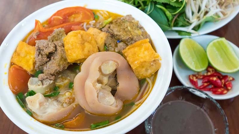 Quán ăn sáng ngon quận Tân Phú: Bún riêu 533