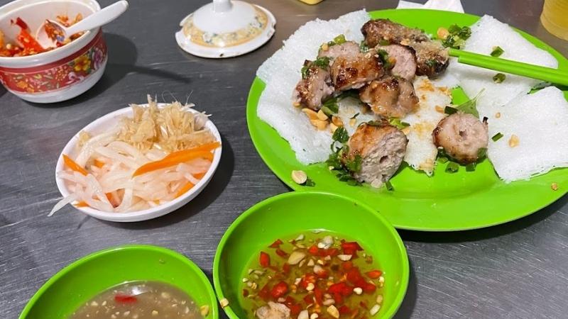 Quán ăn sáng ngon quận Tân Phú: Nem nướng Bảy Thùy