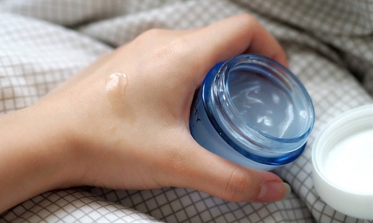 Dùng kem lotion loãng
