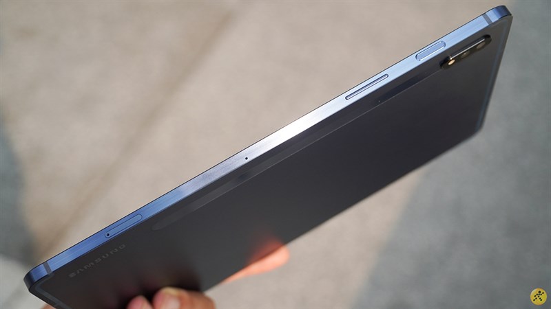 Cạnh phải của Galaxy Tab S7