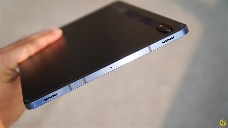Cạnh trên của Galaxy Tab S7
