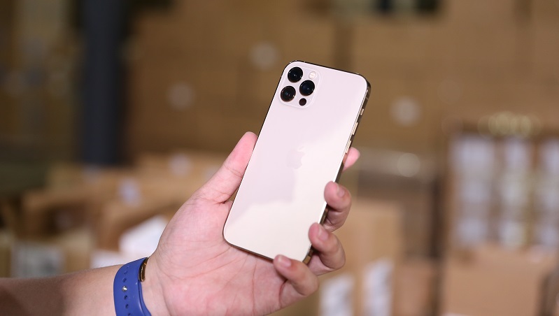iPhone 12 PM iPhone 12 PM