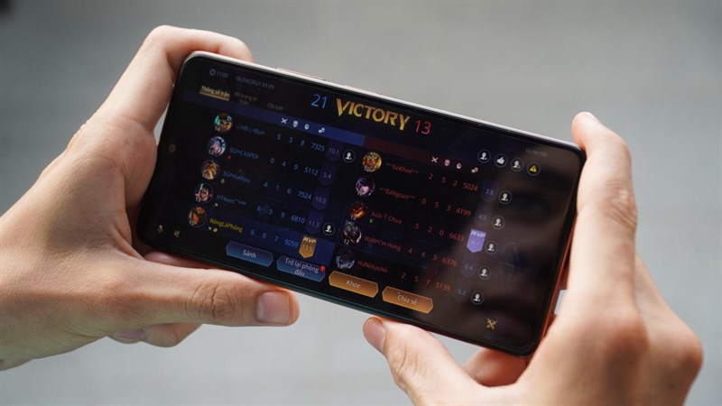 Điện thoại pin trâu chơi game mượt