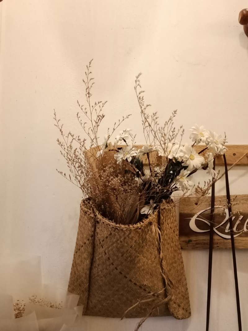 Ảnh chụp trong điều kiện ánh sáng phức tạp.