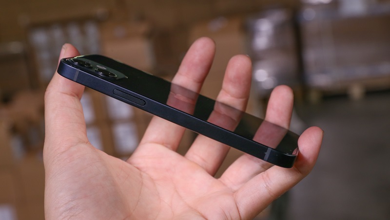 iPhone 12 mini giá bây giờ còn rẻ hơn cả iPhone 11, cực đáng mua!