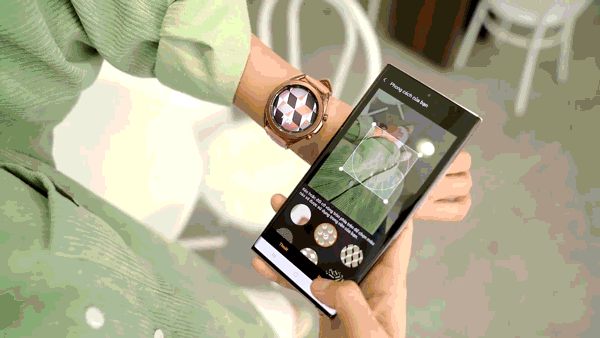 Chức năng đổi mặt đồng hồ theo hoạ tiết bạn chụp qua smartphone rất thú vị