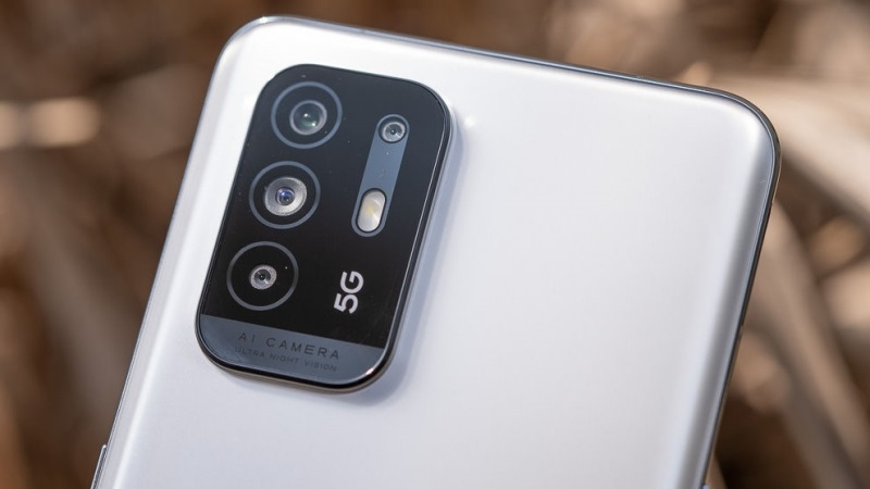 OPPO F19 Pro+ 5G có đến bốn camera sau, trong khi OPPO A95 5G chỉ có ba camera sau OPPO F19 Pro+ 5G có đến bốn camera sau, trong khi OPPO A95 5G chỉ có ba camera sau