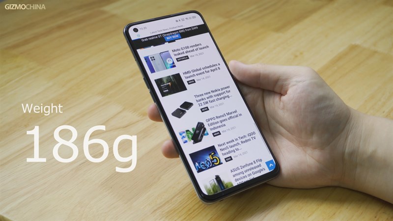 Realme GT sở hữu thân hình nhỏ gọn với cân nặng chỉ 186 g