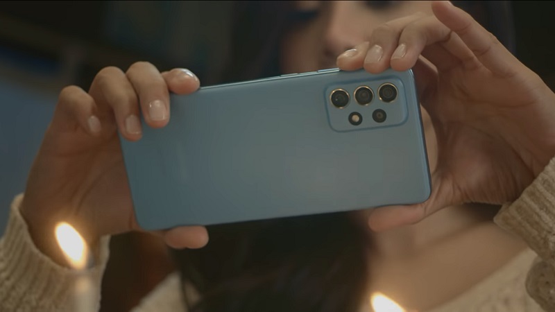 Galaxy A52 5G xuất hiện tuyệt đẹp trong MV mới của Hoàng Yến Chibi Galaxy A52 5G xuất hiện tuyệt đẹp trong MV mới của Hoàng Yến Chibi