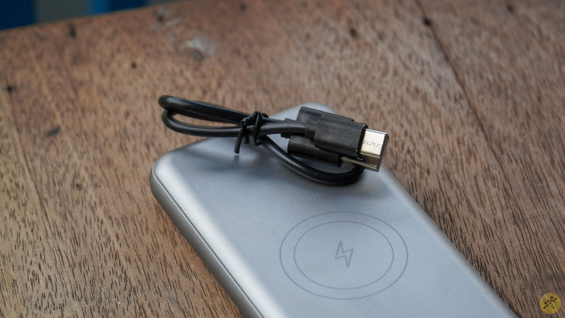 Khi mua sạc dự phòng Energizer QE10007PQ thì chúng ta sẽ được tặng kèm dây sạc USB Type-C bên trong hộp đựng. Khi mua sạc dự phòng Energizer QE10007PQ thì chúng ta sẽ được tặng kèm dây sạc USB Type-C bên trong hộp đựng.