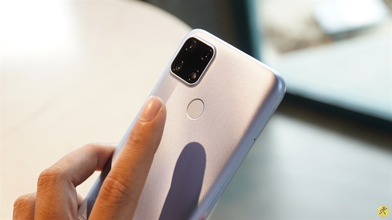 Realme C25 với cảm biến vân tay được đặt ở mặt lưng Realme C25 với cảm biến vân tay được đặt ở mặt lưng
