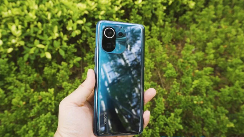 Thiết kế tổng thể của Xiaomi Mi 11 Pro