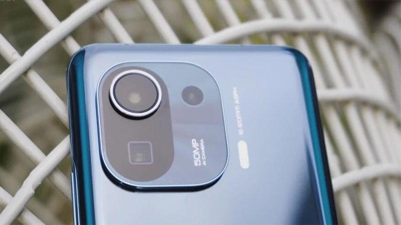 Xiaomi Mi 11 Pro được trang bị 3 camera sau