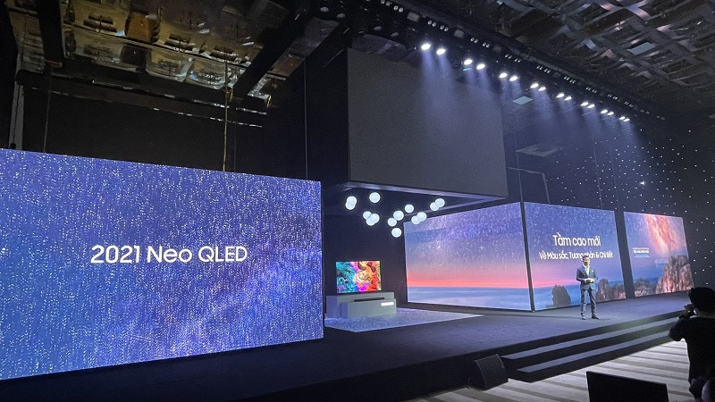 Samsung ra mắt loạt TV thông minh mới: Cái khủng nhất đến 110 inch Samsung ra mắt loạt TV thông minh mới: Cái khủng nhất đến 110 inch