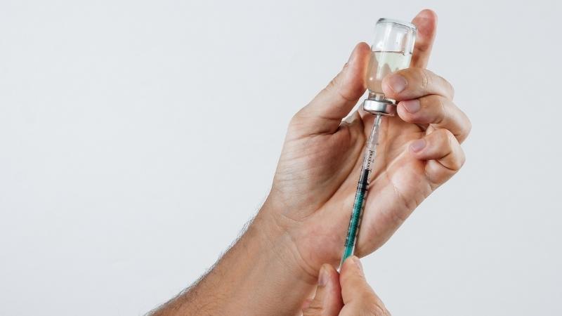 Tiêm vacxin chó cắn: Việc tiêm vaccin chó cắn sẽ giúp bảo vệ sức khỏe của bạn và ngăn ngừa nguy cơ mắc các loại bệnh nguy hiểm từ chó. Hãy xem ảnh liên quan để hiểu rõ hơn về quá trình tiêm vaccin để có một cuộc sống khỏe mạnh.