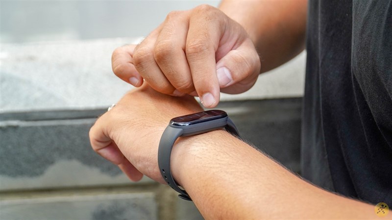 Mi Smart Band 6 cho cảm giác đeo thoải mái.