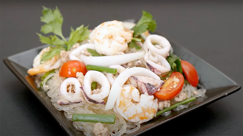 Món salad miến tôm kiểu Thái chua cay