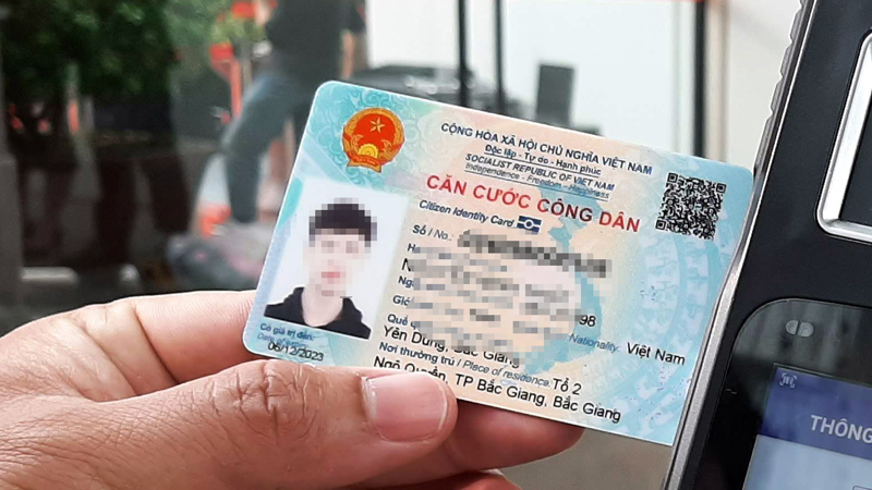 Quét mã QR Căn cước công dân là một trong những cách tiện lợi nhất để cập nhật thông tin cá nhân của bạn. Để tìm hiểu thêm về cách thức quét mã QR, hãy xem video hướng dẫn trong đường link phía dưới. Chắc chắn bạn sẽ tìm thấy nhiều thông tin thú vị!