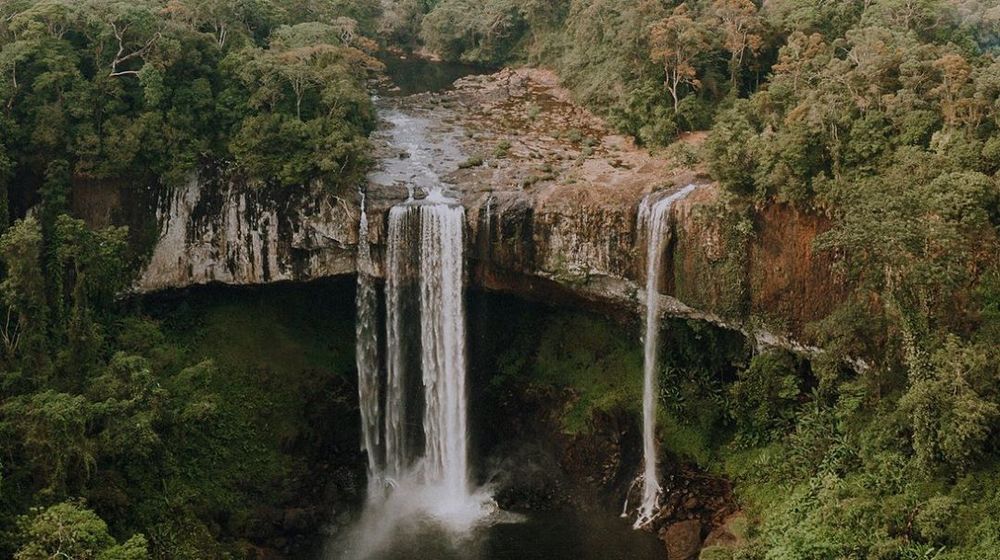 The beautiful and poetic Yaly Waterfall is a famous tourist destination in Kon Tum.