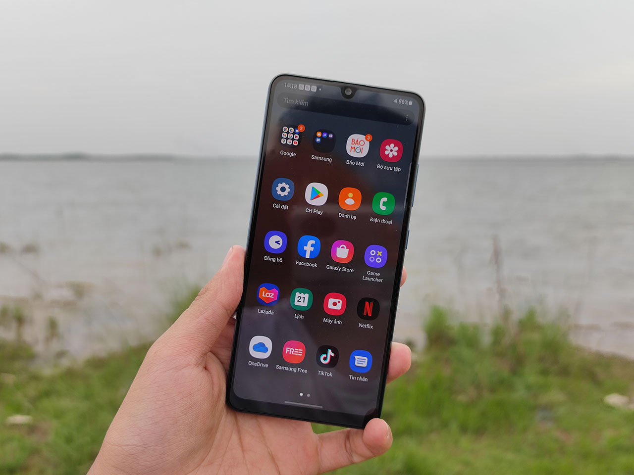 Dù xem phim và nghe nhạc nhiều nhưng thời lượng pin không giảm đi là bao Dù xem phim và nghe nhạc nhiều nhưng thời lượng pin không giảm đi là bao