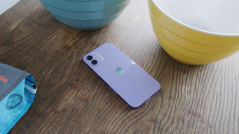 Cho tới thời điểm hiện tại iPhone 12 vẫn sở hữu thiết kế vô cùng là sang trọng Cho tới thời điểm hiện tại iPhone 12 vẫn sở hữu thiết kế vô cùng là sang trọng