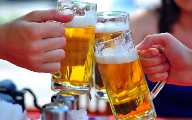 ‘Uống ly bia cho mát’ nhưng phải lưu ý 5 điều này để không gây hại cho sức khỏe