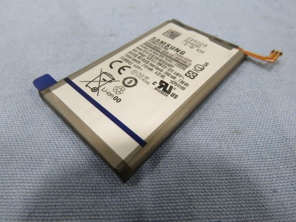 Rò rỉ hình ảnh thực tế 2 thỏi pin gắn trên Galaxy Z Fold 3 nhưng bạn có thể sẽ không vui khi biết dung lượng của chúng Rò rỉ hình ảnh thực tế 2 thỏi pin gắn trên Galaxy Z Fold 3 nhưng bạn có thể sẽ không vui khi biết dung lượng của chúng