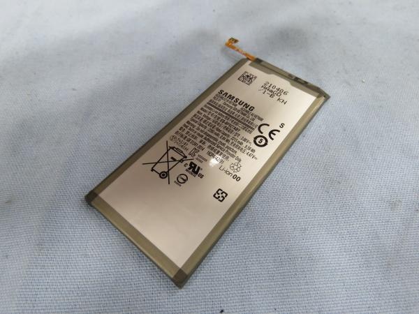 Rò rỉ hình ảnh thực tế 2 thỏi pin gắn trên Galaxy Z Fold 3 nhưng bạn có thể sẽ không vui khi biết dung lượng của chúng Rò rỉ hình ảnh thực tế 2 thỏi pin gắn trên Galaxy Z Fold 3 nhưng bạn có thể sẽ không vui khi biết dung lượng của chúng