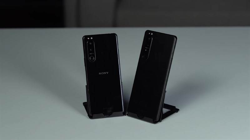 Sony Xperia 5 Mark III trông nhỏ gọn hơn Xperia 1 Mark III