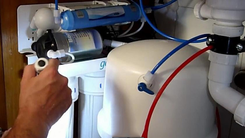 Chú ý dùng điện áp thích hợp cho máy lọc nước
