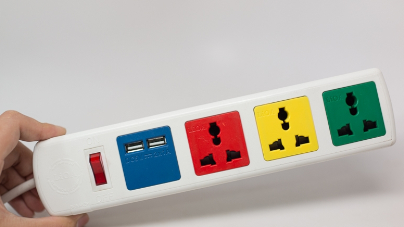 Mua ổ cắm điện tích hợp cổng USB