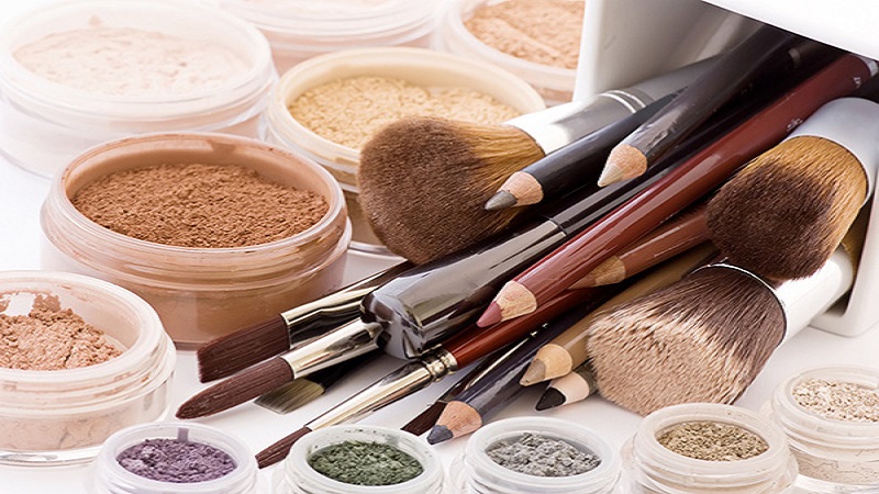 Các loại mỹ phẩm, bột trang điểm