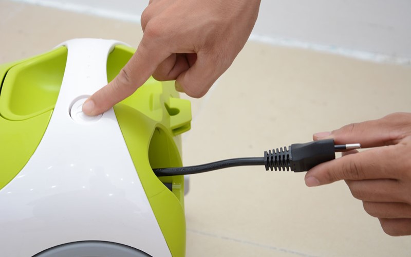 Tháo hết dây điện ra ngoài khi sử dụng