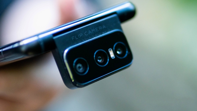 ZenFone 8 và ZenFone 8 Flip lộ sạch thông số cùng hình ảnh: Camera lật độc đáo, chạy chip Snapdragon mạnh nhất hiện nay và chống nước ZenFone 8 và ZenFone 8 Flip lộ sạch thông số cùng hình ảnh: Camera lật độc đáo, chạy chip Snapdragon mạnh nhất hiện nay và chống nước