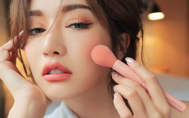 Nên tẩy trang ngay khi về nhà hay vào skincare buổi tối?