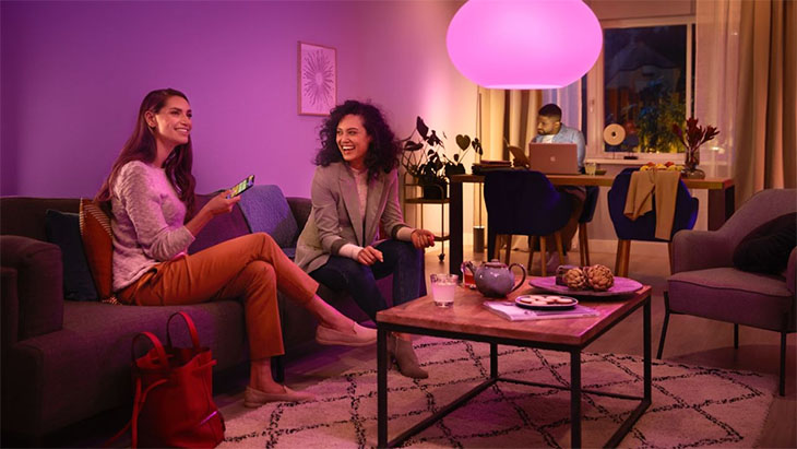 Có thể điều khiển đèn Philips Hue bằng bằng giọng nói