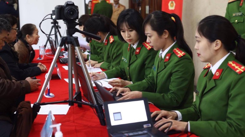 Công an chậm trả CCCD, người dân dùng giấy tờ gì để giao dịch? Công an chậm trả CCCD, người dân dùng giấy tờ gì để giao dịch?