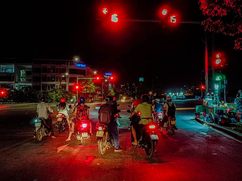 Giao thông TP Vinh "loạn" vì sét đánh?