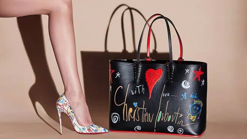 Thương hiệu Christian Louboutin nổi tiếng với giày cao gót và túi xách