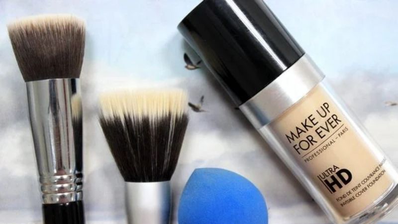 Kem nền Make Up For Ever Utral HD Foundation