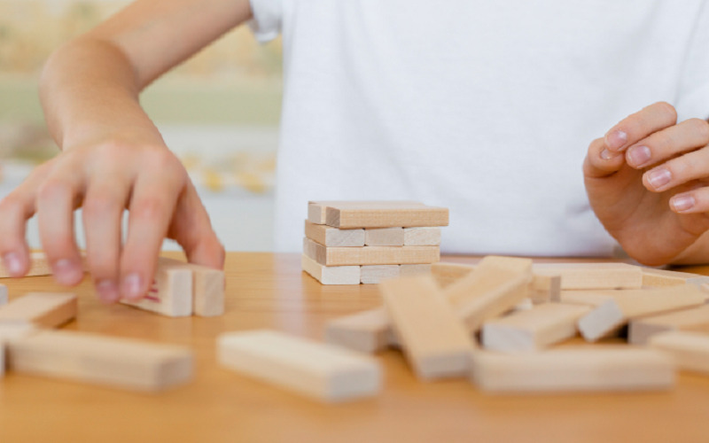 Cách chọn những loại đồ chơi gỗ thông minh phù hợp theo tuổi cho bé