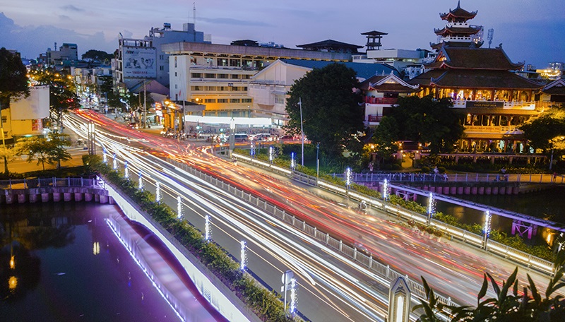 Vì sao bạn nên mua một smartphone có chế độ chỉnh tay?