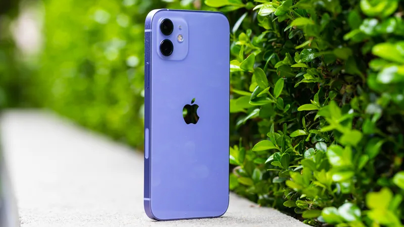 iPhone 12 màu tím