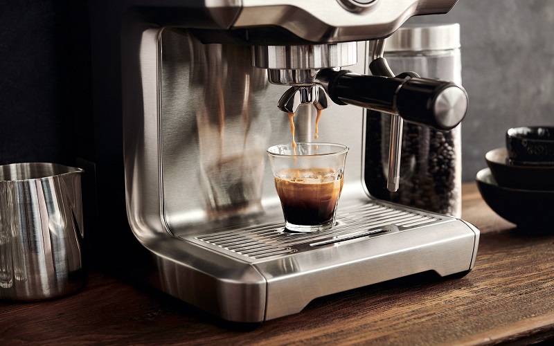 What is a coffee maker? How many types of popular coffee machines are there today?