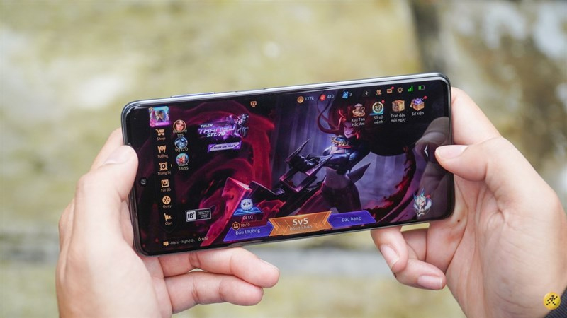 2 smartphone tầm trung chiến game cực đã, pin siêu trâu giảm bật gốc 2 smartphone tầm trung chiến game cực đã, pin siêu trâu giảm bật gốc