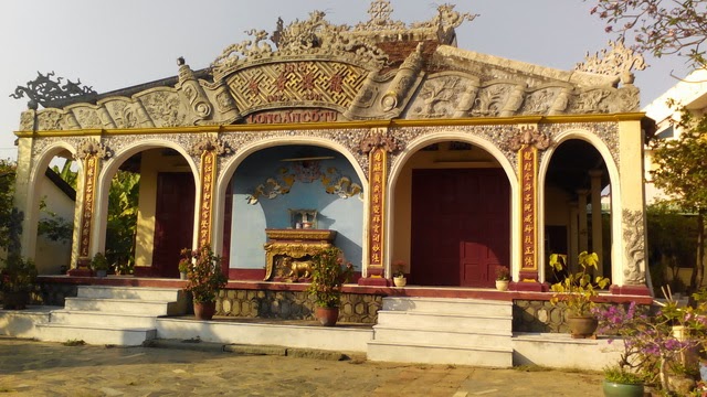 Chùa cổ Long An Vĩnh Long là ngôi chùa có lịch sử lâu đời và vô cùng tâm linh