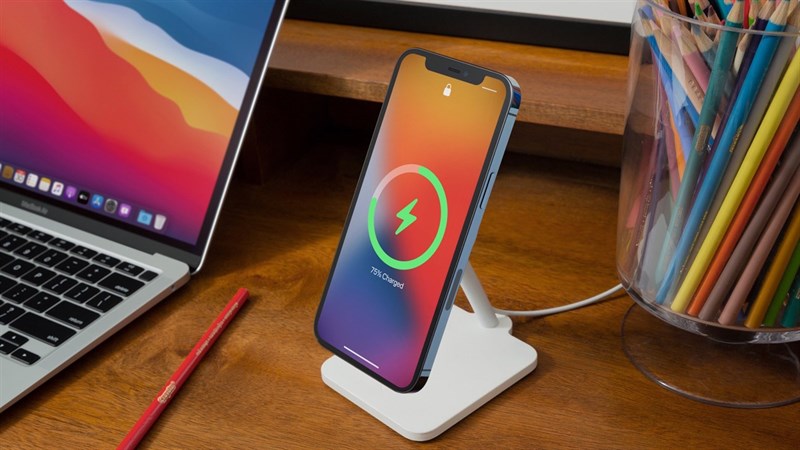 Sạc pin trên iPhone Sạc pin trên iPhone