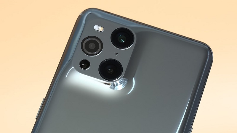 Cụm camera của OPPO Find X3 Pro được nhận xét có phần 
