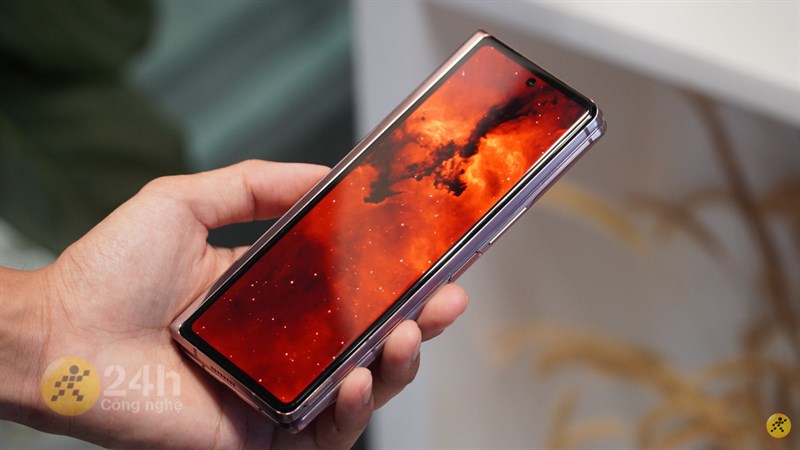 Samsung Galaxy Fold2 màn hình nhỏ