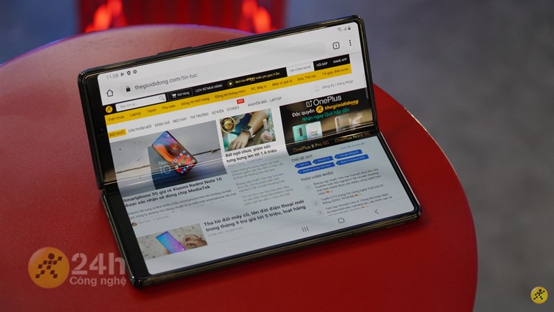 Samsung Galaxy Fold2 trải nghiệm xem nội dung